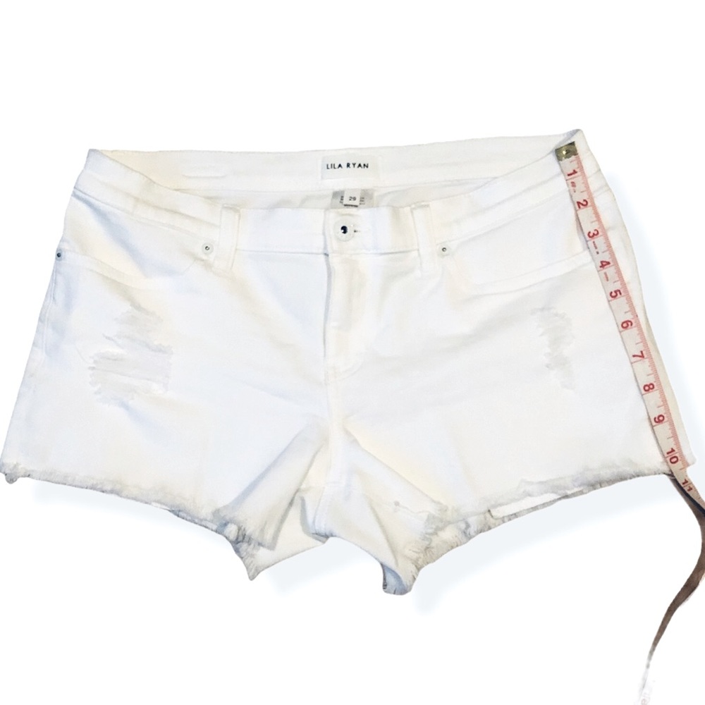 White Lila Ryan Frayed/Fringed Shorts Sz 29